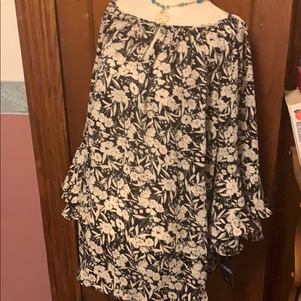 Black and white tunic blouse